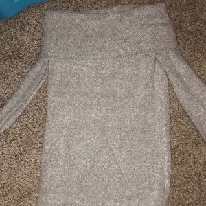 Off the shoulder maternity long sleeve